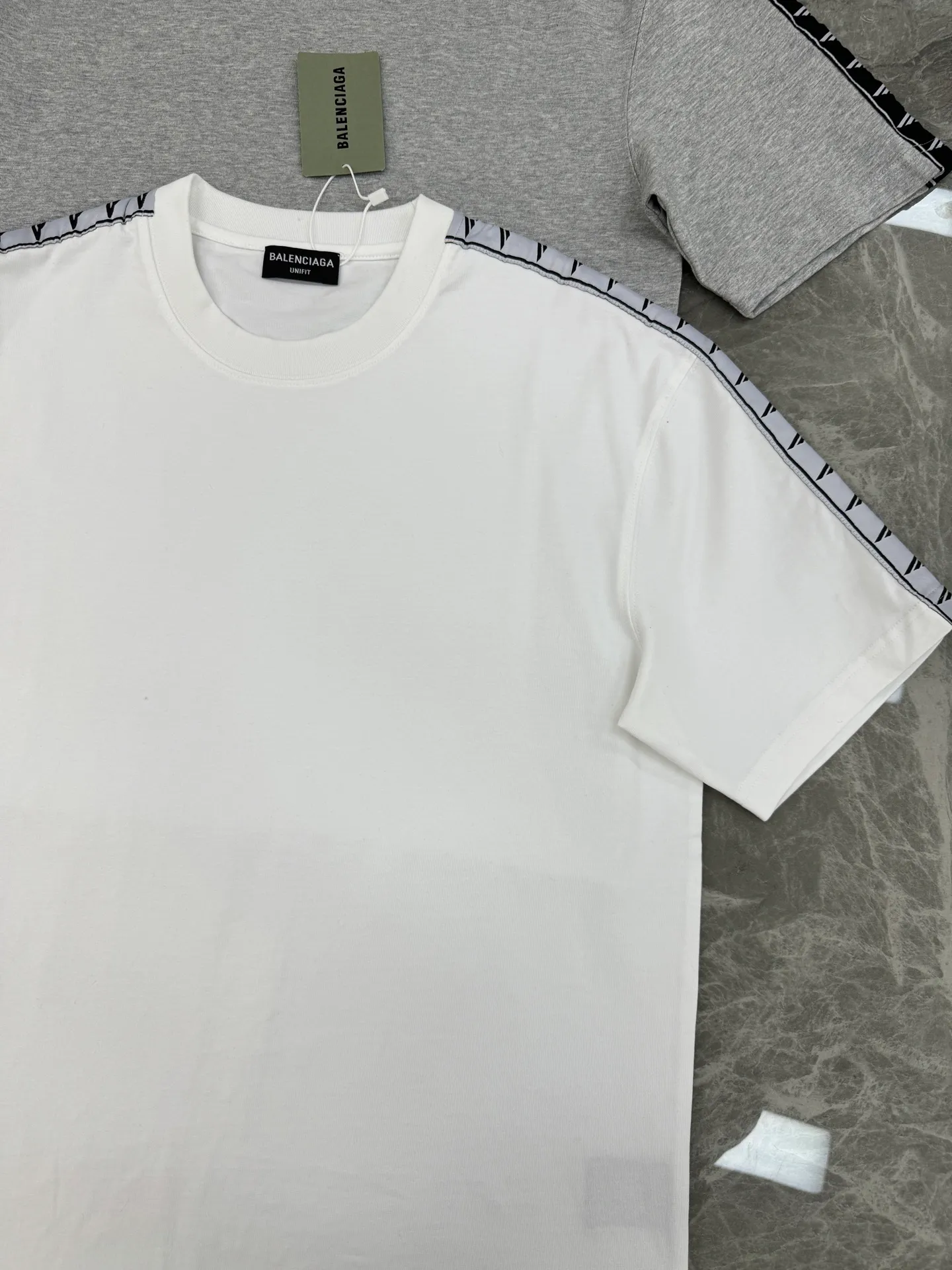 ⚜️Balenciaga T ， Same Style❤️ .280g Breathable， ! ， ， 。 ， ， ， OK， get ~ ， ， ! ：Black.Gray.White.Sizes：S-3XL ❗️（175/145 L）